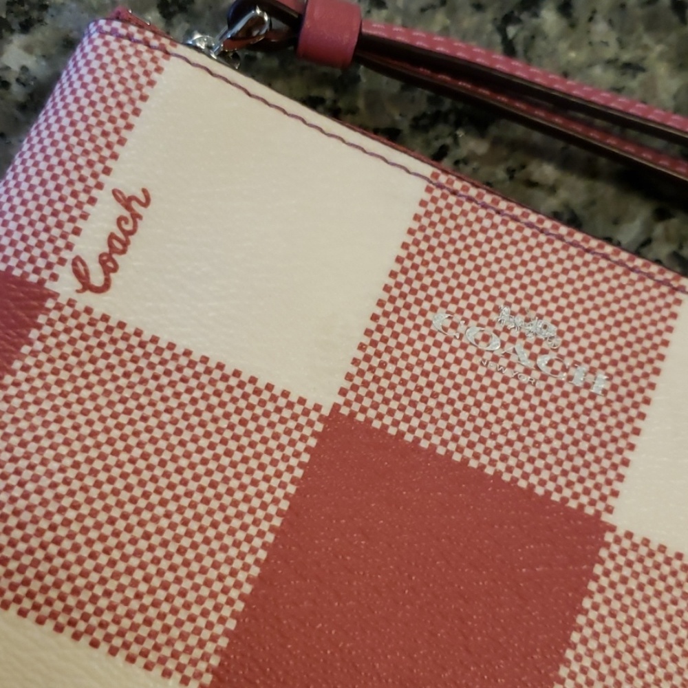 Pink coach wristlet - Picture 2 of 4